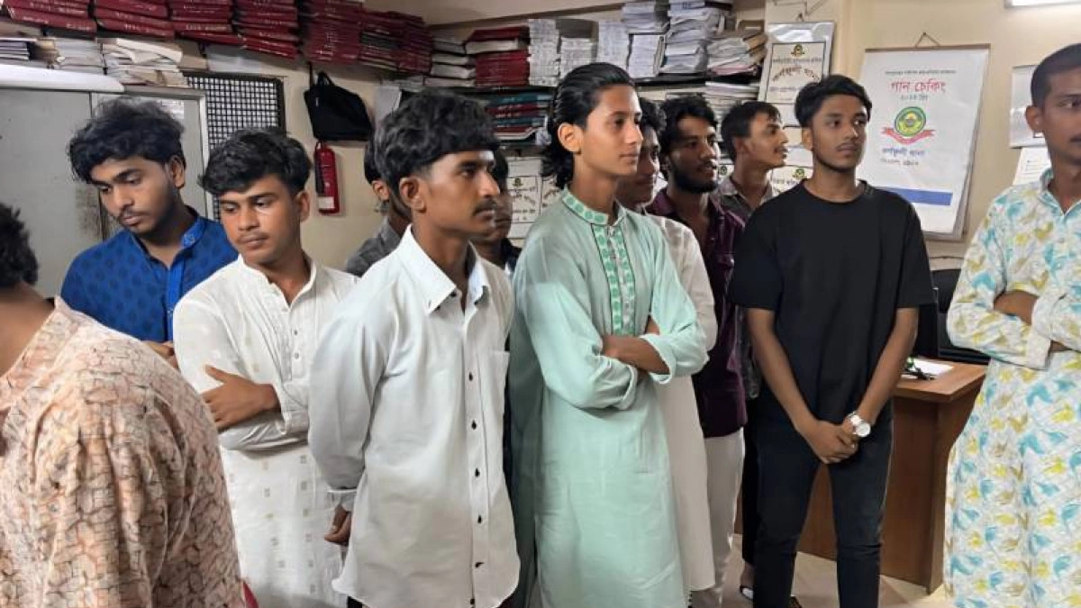 ‘জয় বাংলা’ স্লোগানে টিকটক ভিডিও, কর্ণফুলীতে আটক ১২